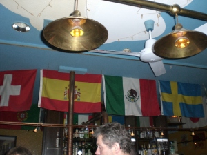 banderas alemanas en el boliche